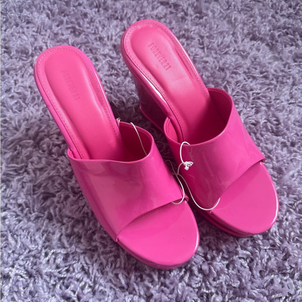Forever 21 NWT Platform Wedges open toe